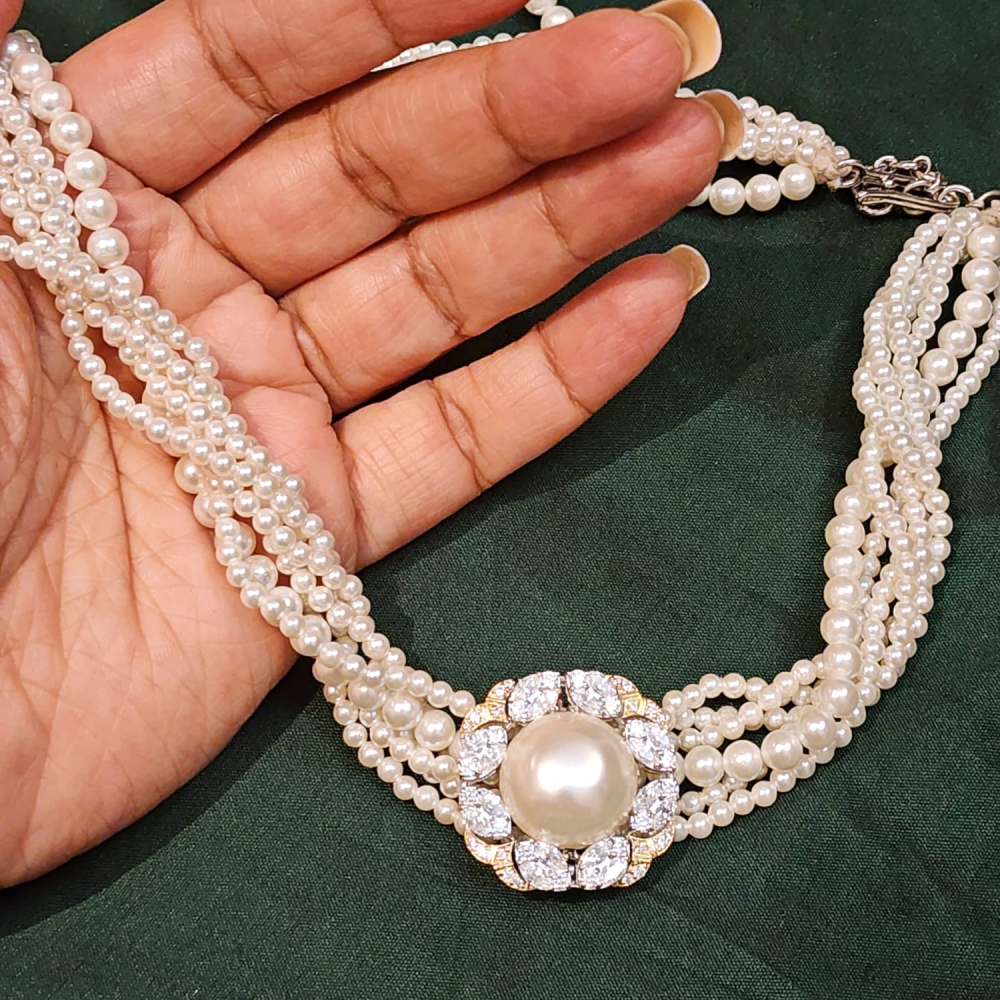Symphony Twist Pearl Necklace